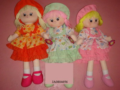 DOLL(3 ACCT)W/HAT,