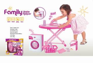 B/O FAMILY SET W/LIGHT & MUSIC,