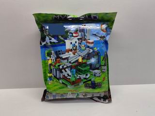 BUILDING BLOCK W/LIGHT 566PCS,